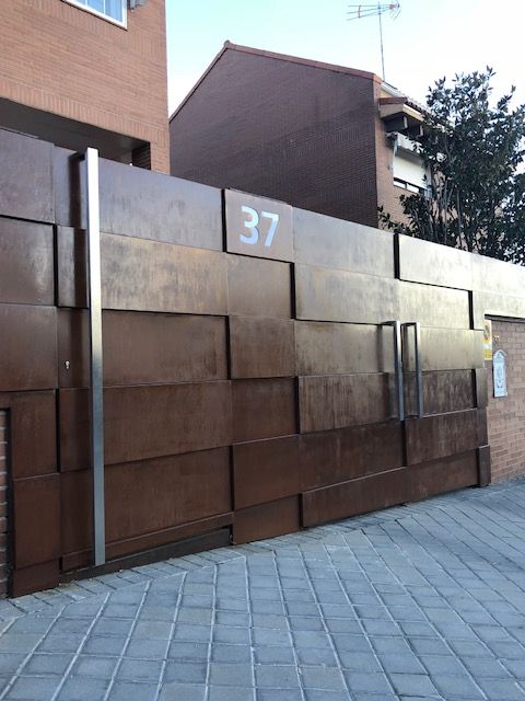 puerta de acero